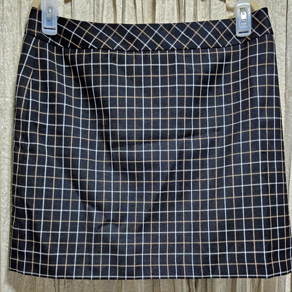 Ann Taylor Loft 14 petite black, silver , bronze above knee skirt